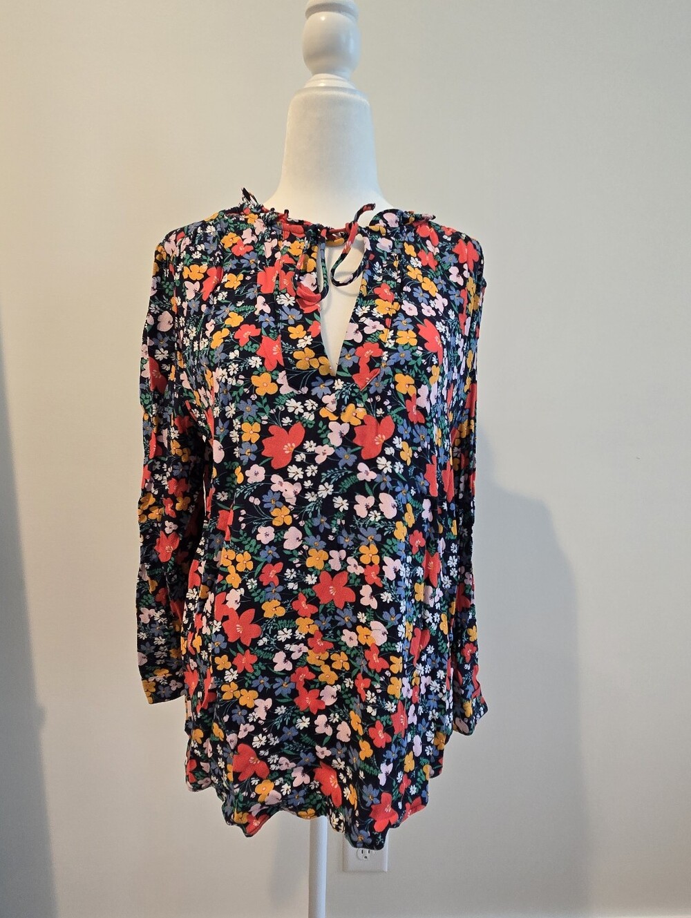 *NWOT* LOFT Floral Tie-Neck Long-Sleeve Blouse - Navy with Multi Floral - Size M